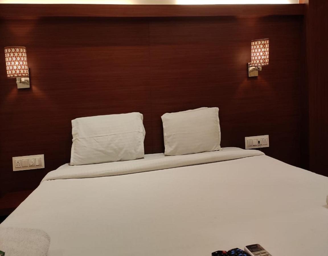 Fabhotel Spring Inn - Nr Borivali Station Malad Экстерьер фото