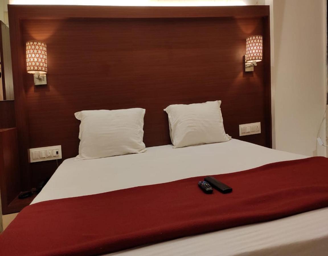 Fabhotel Spring Inn - Nr Borivali Station Malad Экстерьер фото