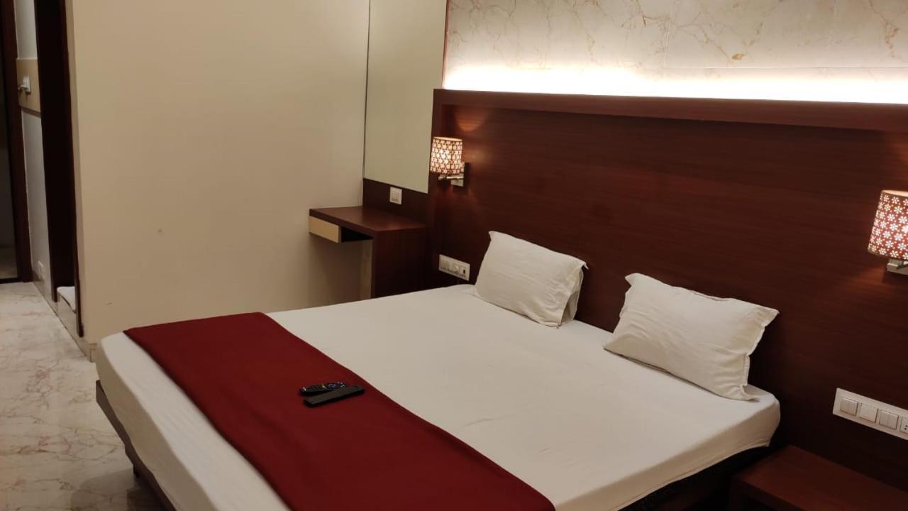 Fabhotel Spring Inn - Nr Borivali Station Malad Экстерьер фото